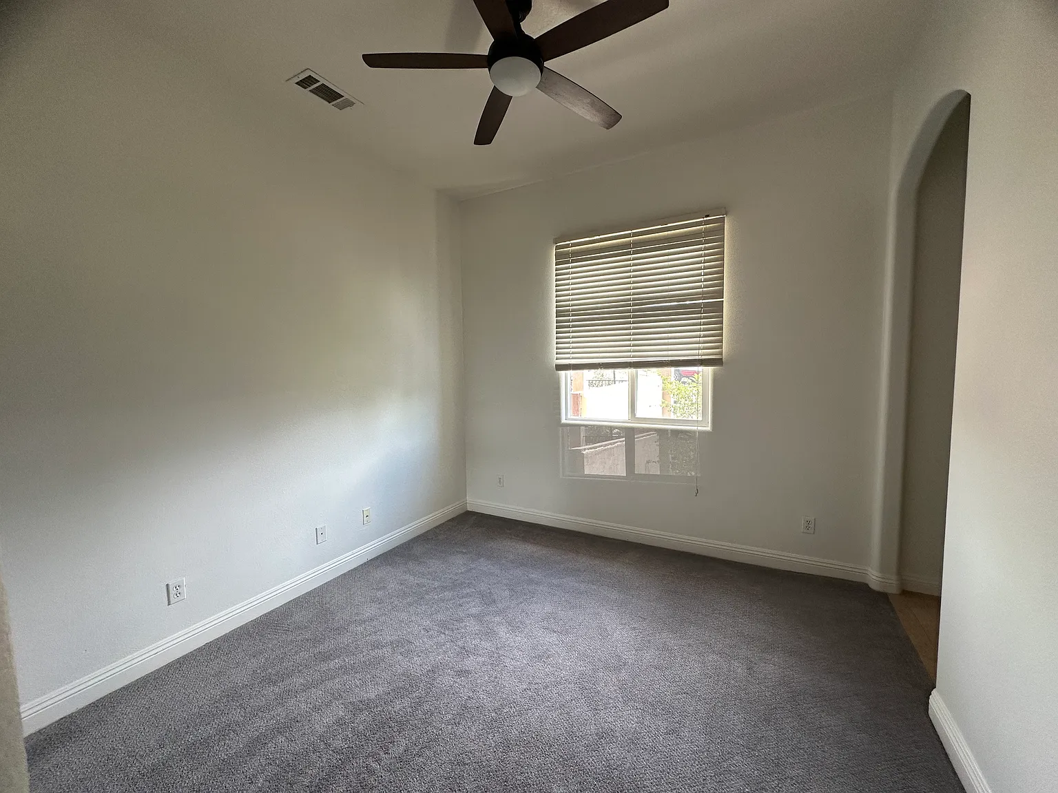19155J Kennedy Dr, Riverside — Photo 2