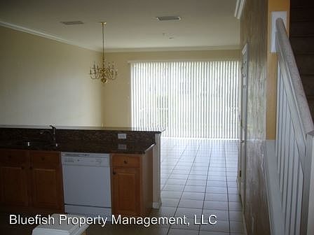 2nd image of 1236 Oxford Ln