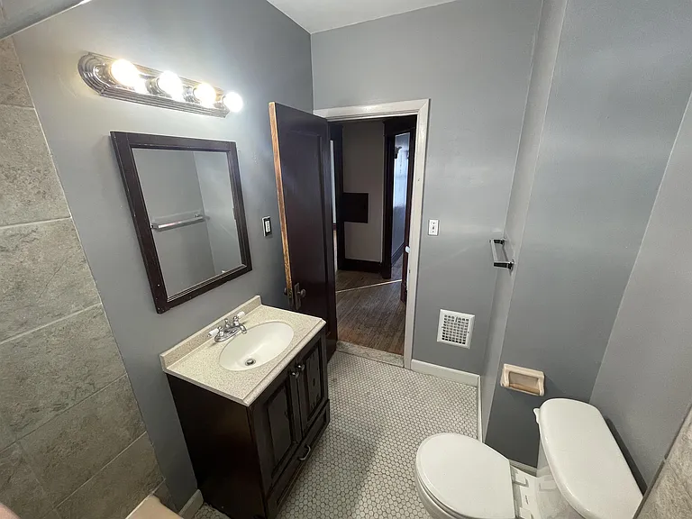 418 Colvin Ave — Photo 29