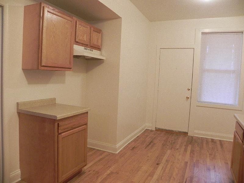 1st image of 905 W Agatite Ave APT 1