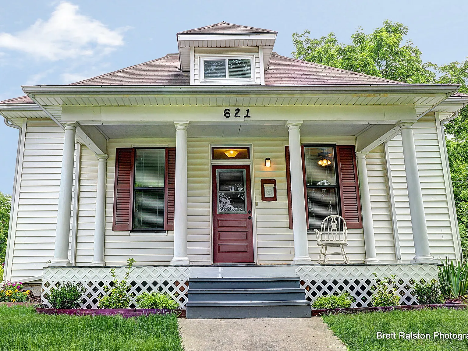 4 bed, 1600 sqft, $1,850 — Photo 1