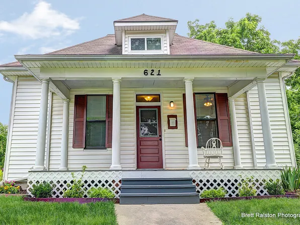 621 N 4th St, Rogers, AR 72756