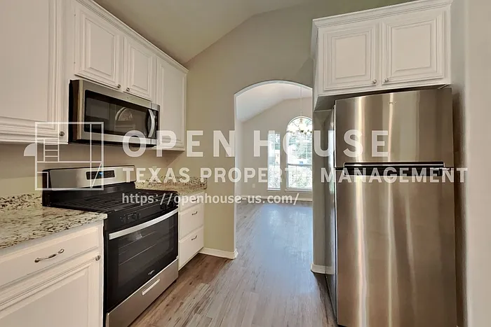 8307 Silver Lure Dr — Photo 5