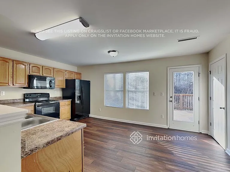 233 Aershire Ct — Photo 9