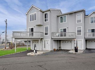 21 Vista Shores Dr, Union Beach, NJ 07735