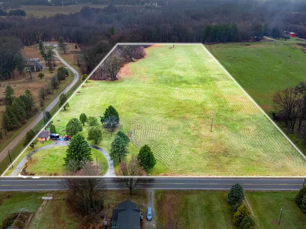 846 N Benton Center Rd, Benton Harbor, MI 49022