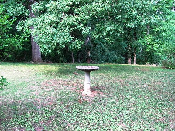 5th image of 721 Prospect Hill Dr
