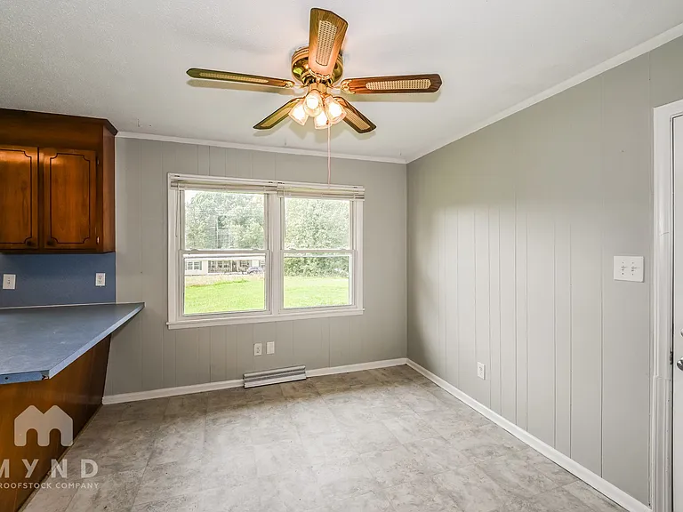221 Tanglewood Dr — Photo 11
