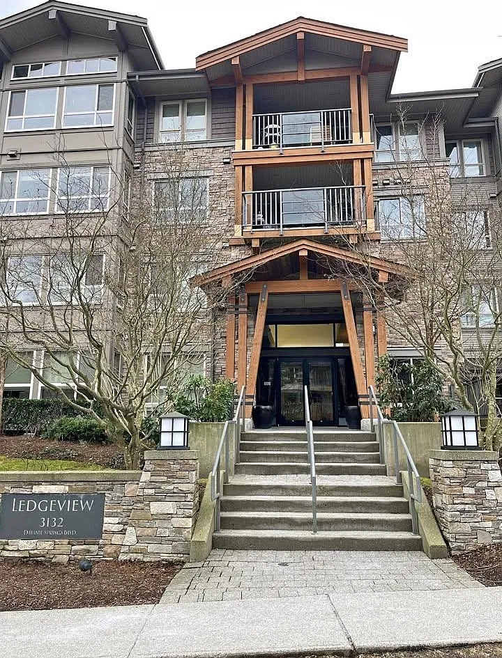 2 bed, 861 sqft, $2,700 — Photo 1
