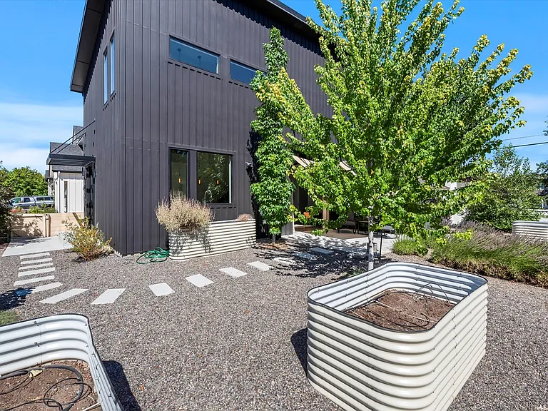 802 W Elwood Dr — Photo 38