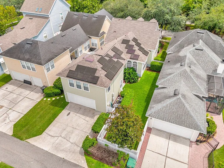 604 Nadina Pl — Photo 3