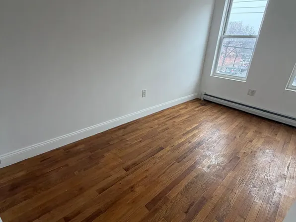 1379 Bronx River Ave #2R, Bronx, NY 10472