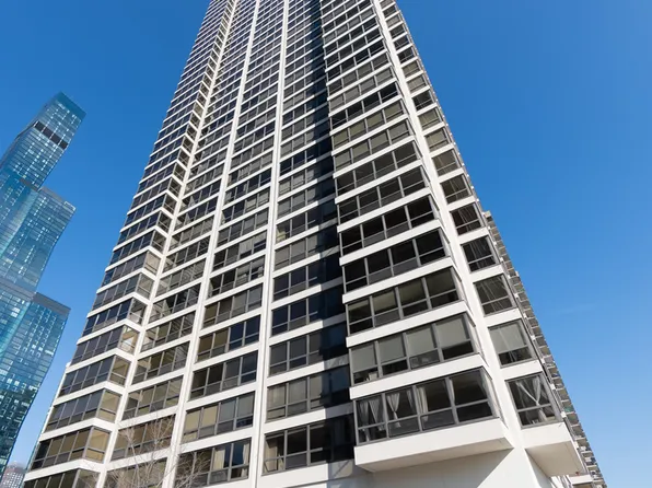 360 E Randolph St APT 3906, Chicago, IL 60601