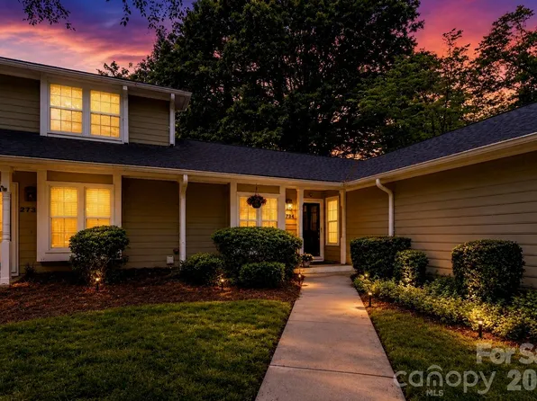 2734 Tiergarten Ln, Charlotte, NC 28210