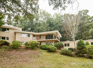 21052 N Valley Rd, Lake Zurich, IL 60047