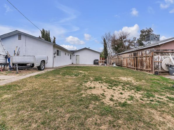 2147 Nebraska Ave, Selma, CA 93662