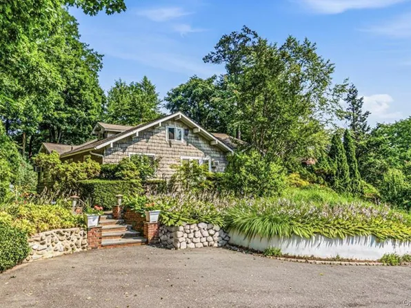 18 Crescent Road, Great Neck, NY 11021