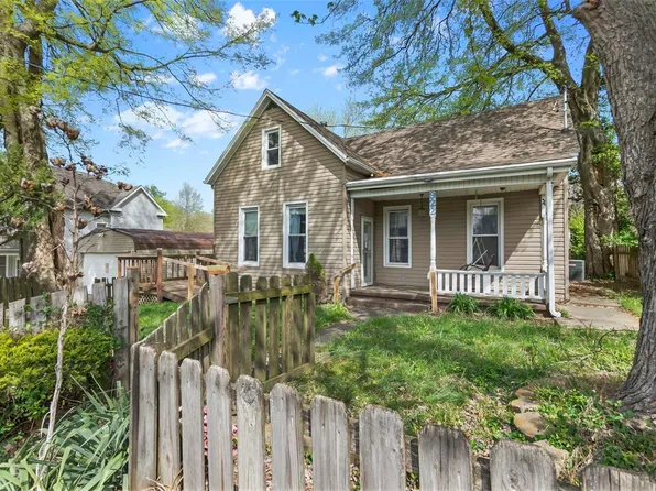 922 Bloomfield Rd, Cape Girardeau, MO 63703