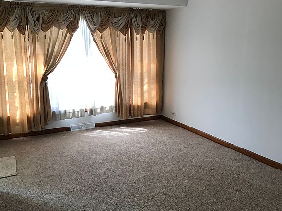 4th image of 4807 S Lawler Ave