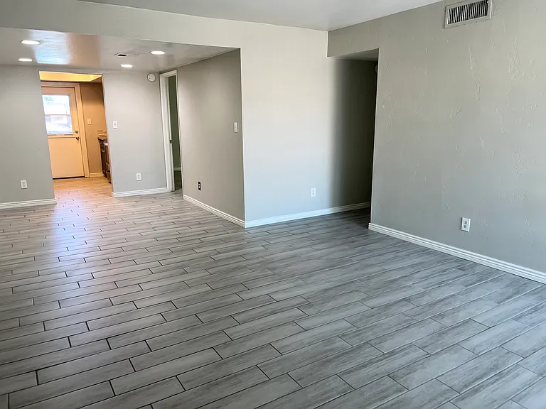 1927 E Hampton Ave #257 — Photo 3