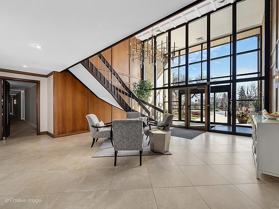 3rd image of 1 Oak Brook Club Dr APT A212