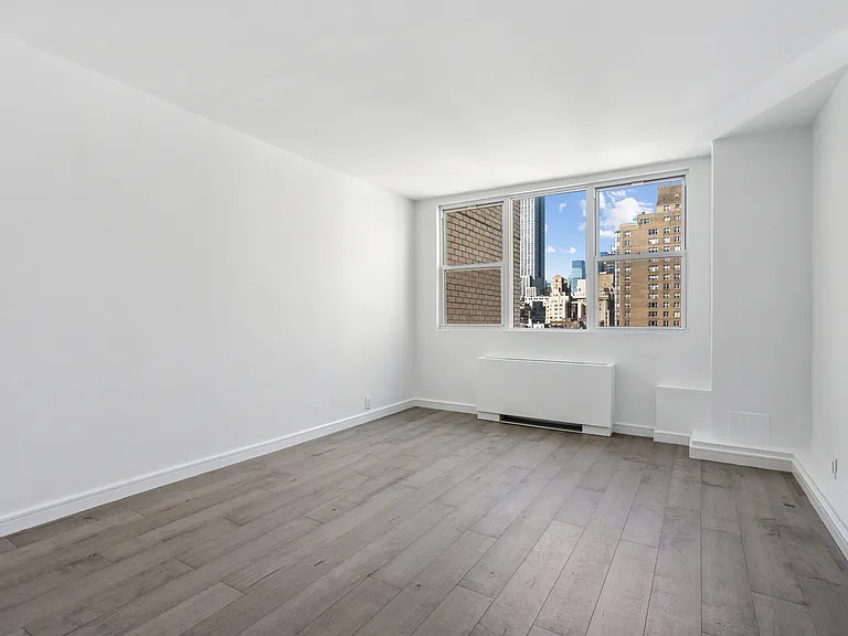 201 E 36th St #19D — Photo 12
