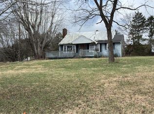 1985 Rock Church Rd, Charlotte, TN 37036