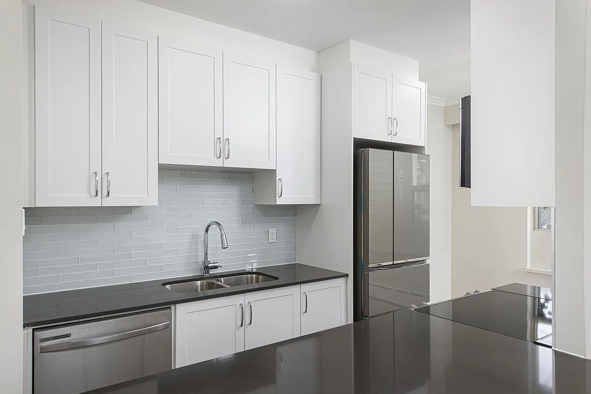115 Dowling Avenue — Photo 1