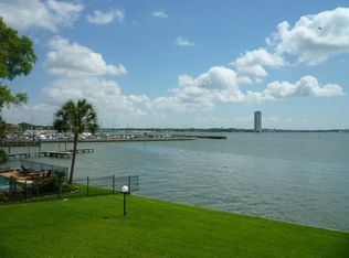 351 Lakeside Ln APT 102, Houston, TX 77058