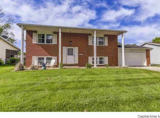 216 Deer Head Ln, Springfield, IL 62704