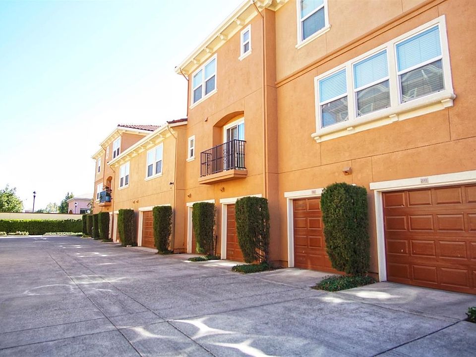 2nd image of 4800 Westlake Pkwy Unit 2004