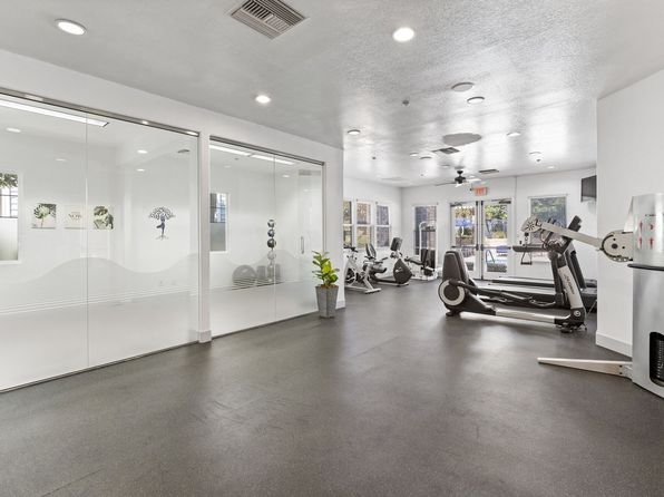 930 Pacific Strand Pl #12-202