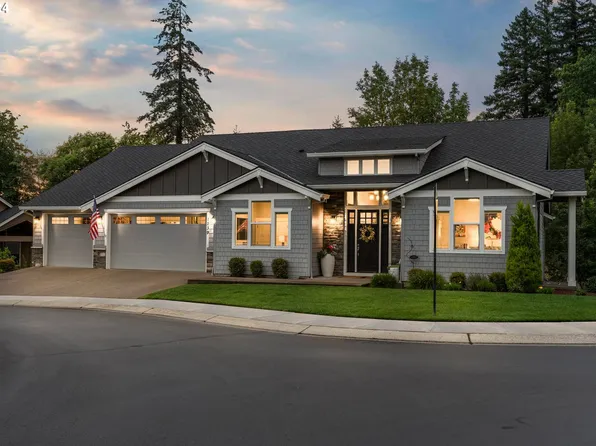1239 SW Forest Glen Dr, McMinnville, OR 97128