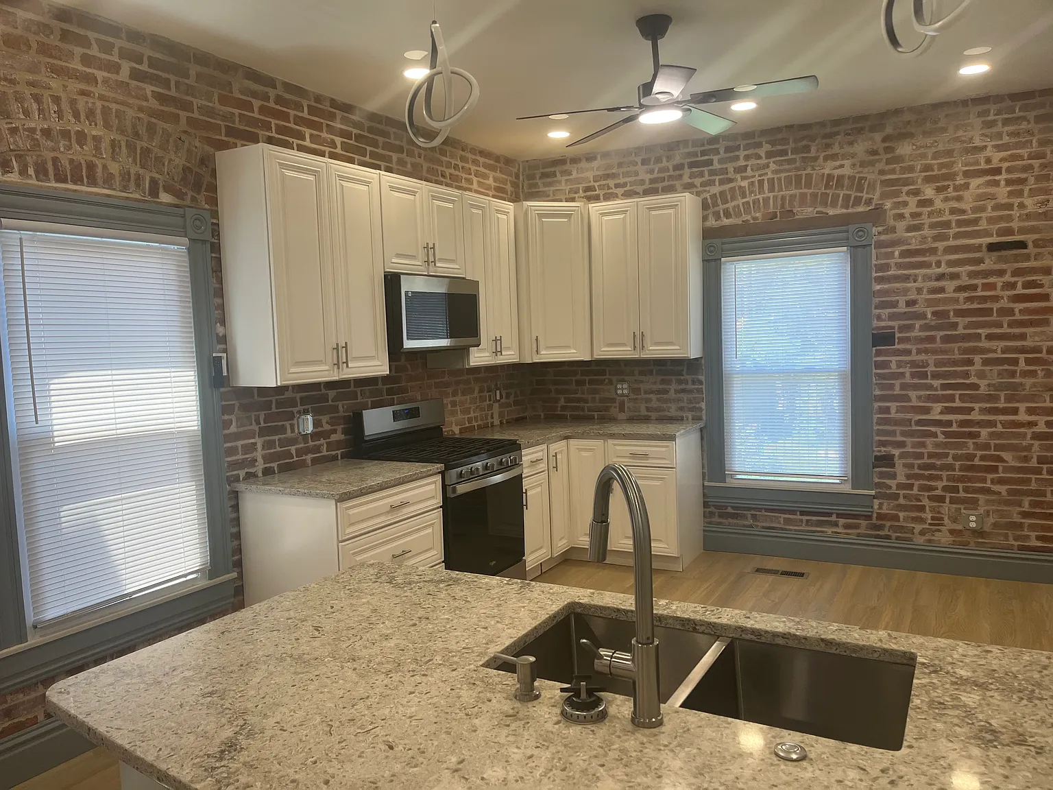 2 bed, 1400 sqft, $1,650 — Photo 3