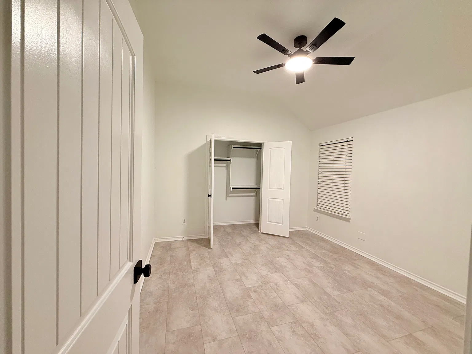 4 bed, 2222 sqft, $2,600 — Photo 4