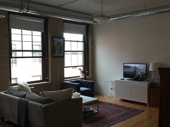 4th image of 4801 N Ravenswood Ave #8