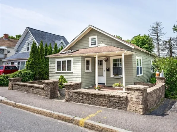 204 Massasoit Rd, Worcester, MA 01604