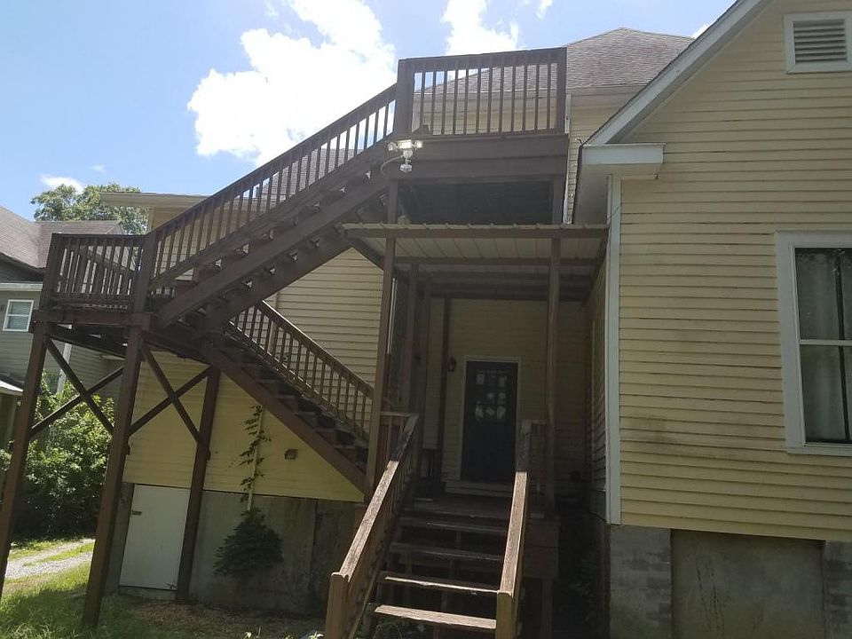2nd image of 606 E Church St APT C
