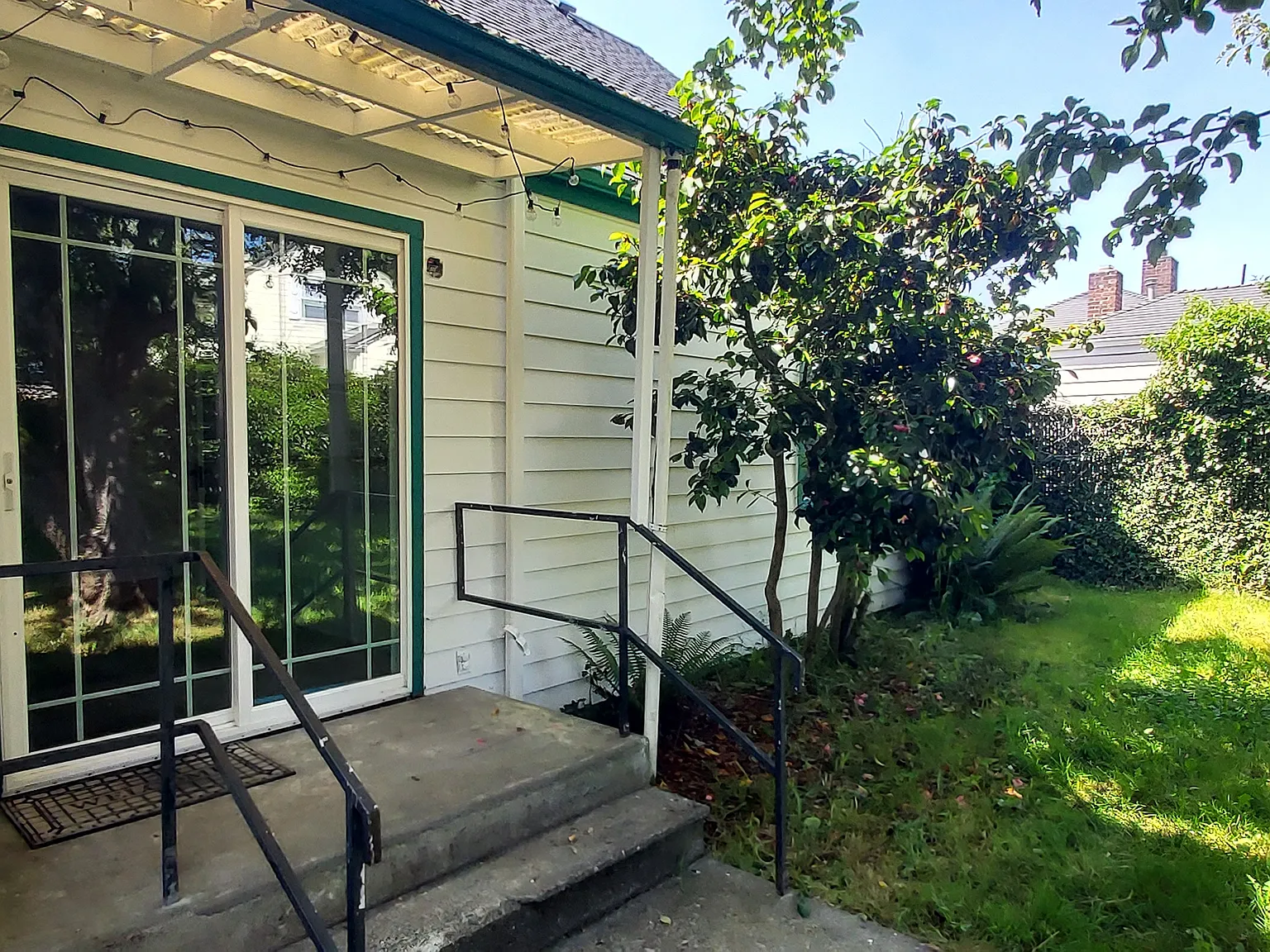 3 bed, 1233 sqft, $2,500 — Photo 2