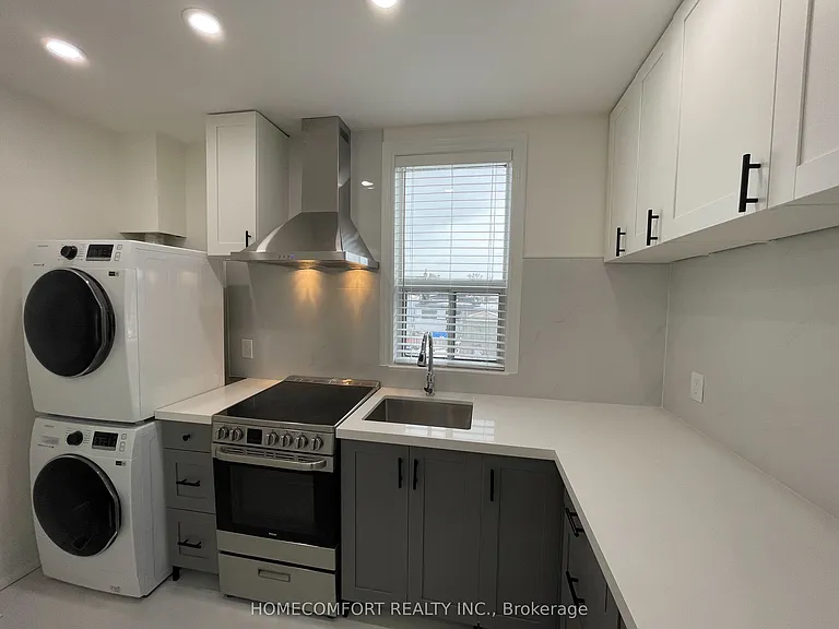 33 Strathmore Blvd #UPPER — Photo 9