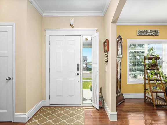 3rd image of 2608 17th St NW