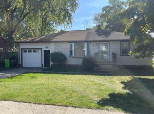 711 Hickory St, Fenton, MI 48430