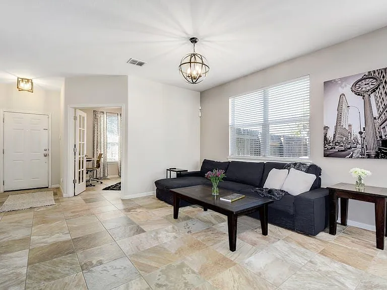 1332 Central Park Ct — Photo 6