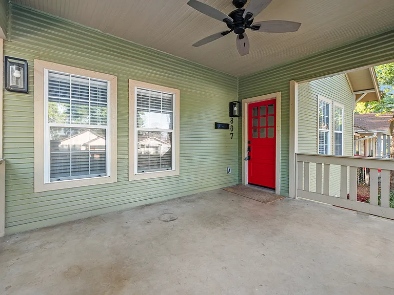 807 Hollywood Ave — Photo 5