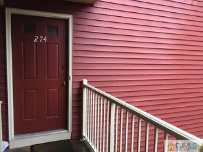 274 Crosspointe Dr — Photo 2