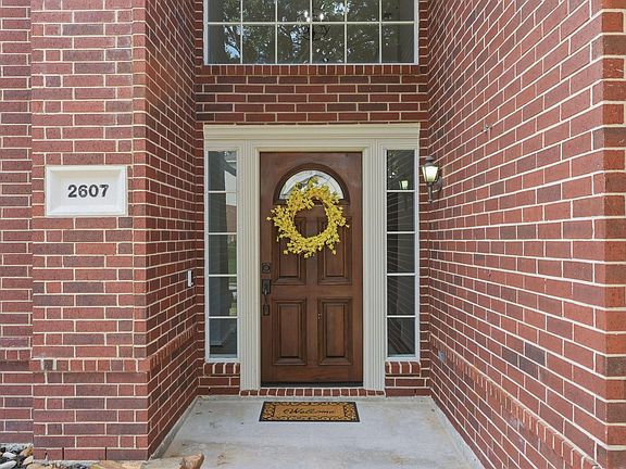 5th image of 2607 Holly Walk Ln