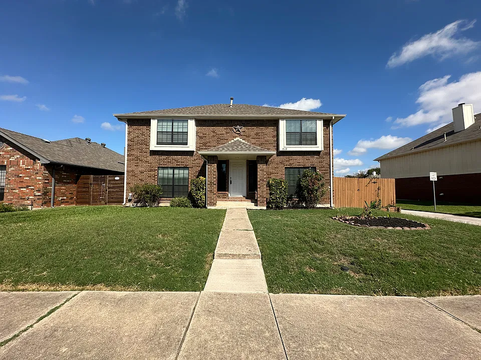 619 White Oak St