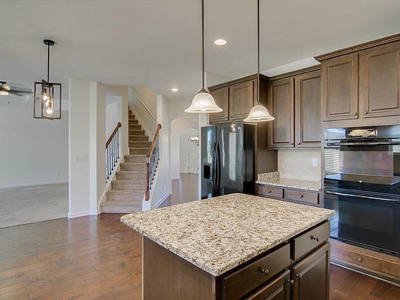 3rd image of 4805 Coal Creek Dr