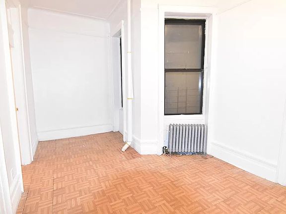 2nd image of 727 E 156th St #1AA