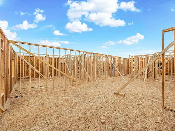 4th image of 202 Packer St